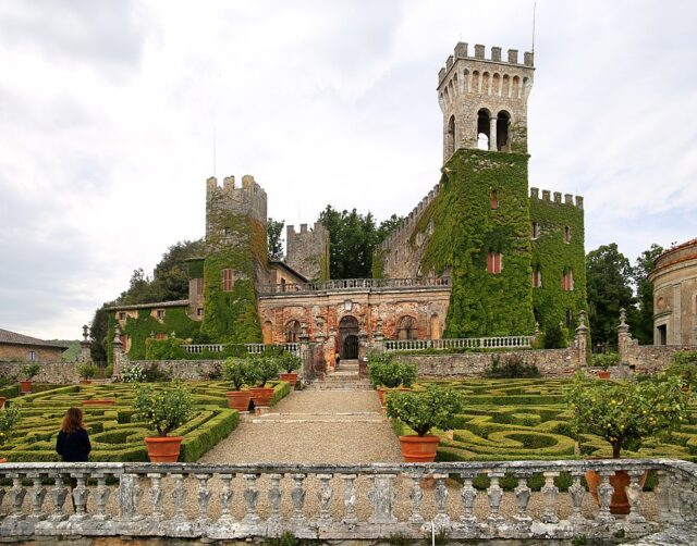 Castello Rinascimentale Castello di Celsa: un gioiello rinascimentale nella campagna toscana ...